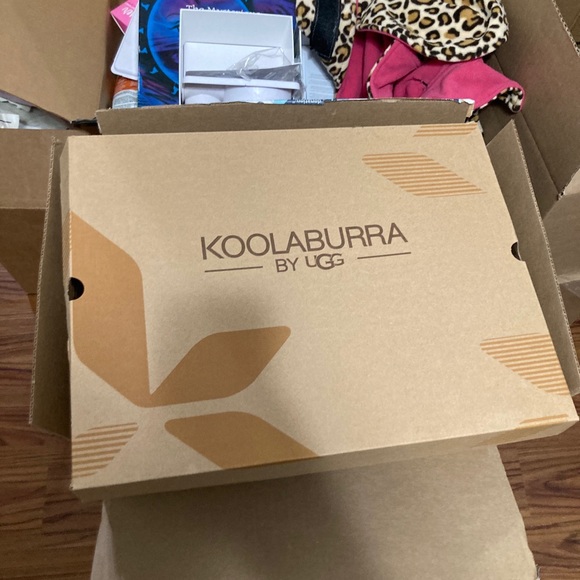 Andrah Boots by Koolaburra by Ugg - Picture 8 of 9